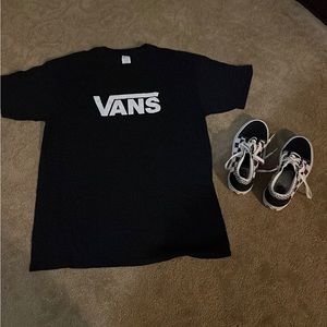 Shirt is XL shoes are mens size 6 women size 7